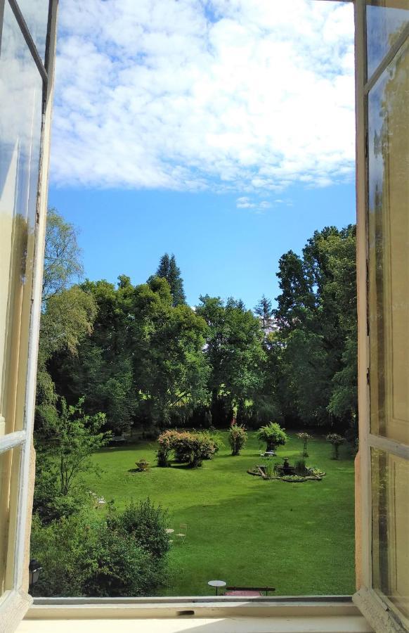 Chateau De La Vernede, La Grande Vernede Saint-Remy-de-Chargnat Luaran gambar